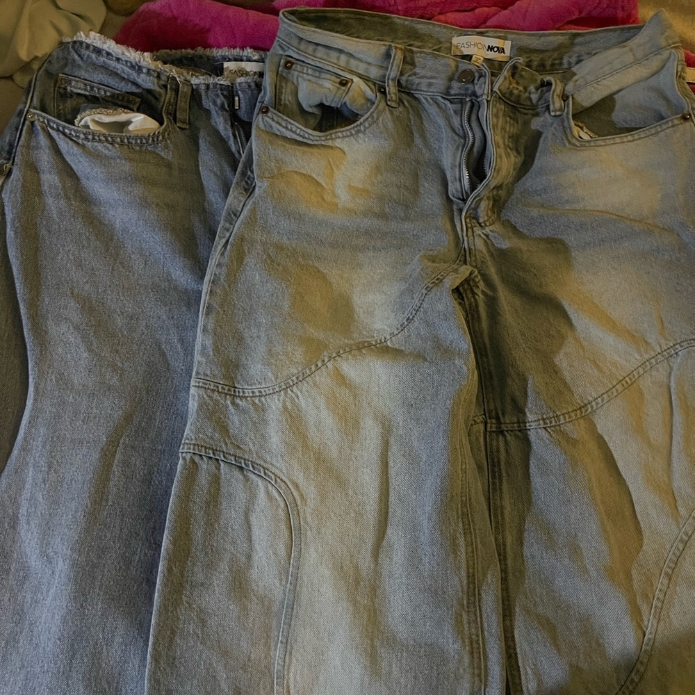 Fashion Nova women  Light Blue Relaxed Wash Jeans